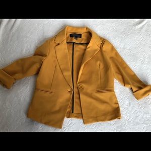 Versital yellow blazer